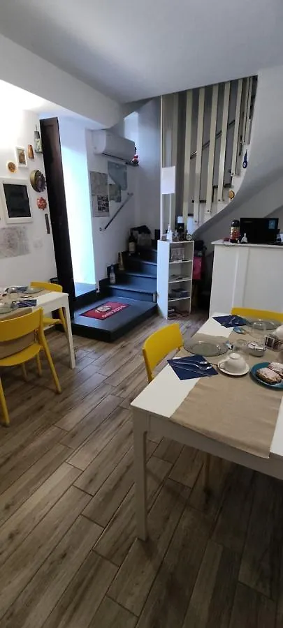 טאורמינה B&B Akropolis 0*,