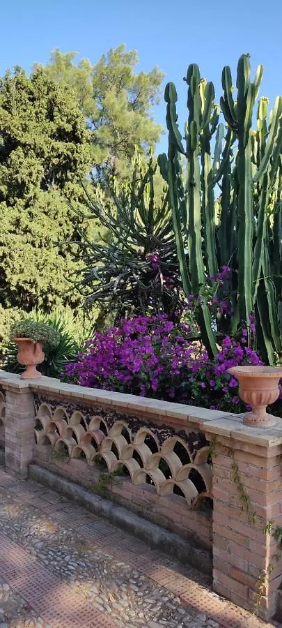 טאורמינה B&B Akropolis לינה וארוחת בוקר